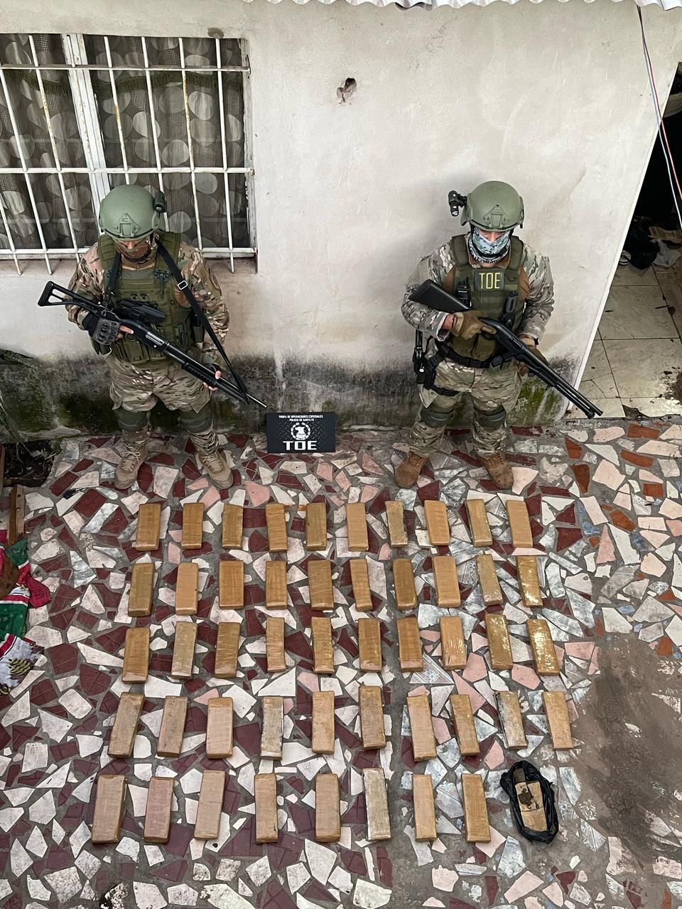 Ocho allanamientos por el doble crimen de "Pillín" Bracamonte y "Rana" Attardo en Rosario y Baigorria